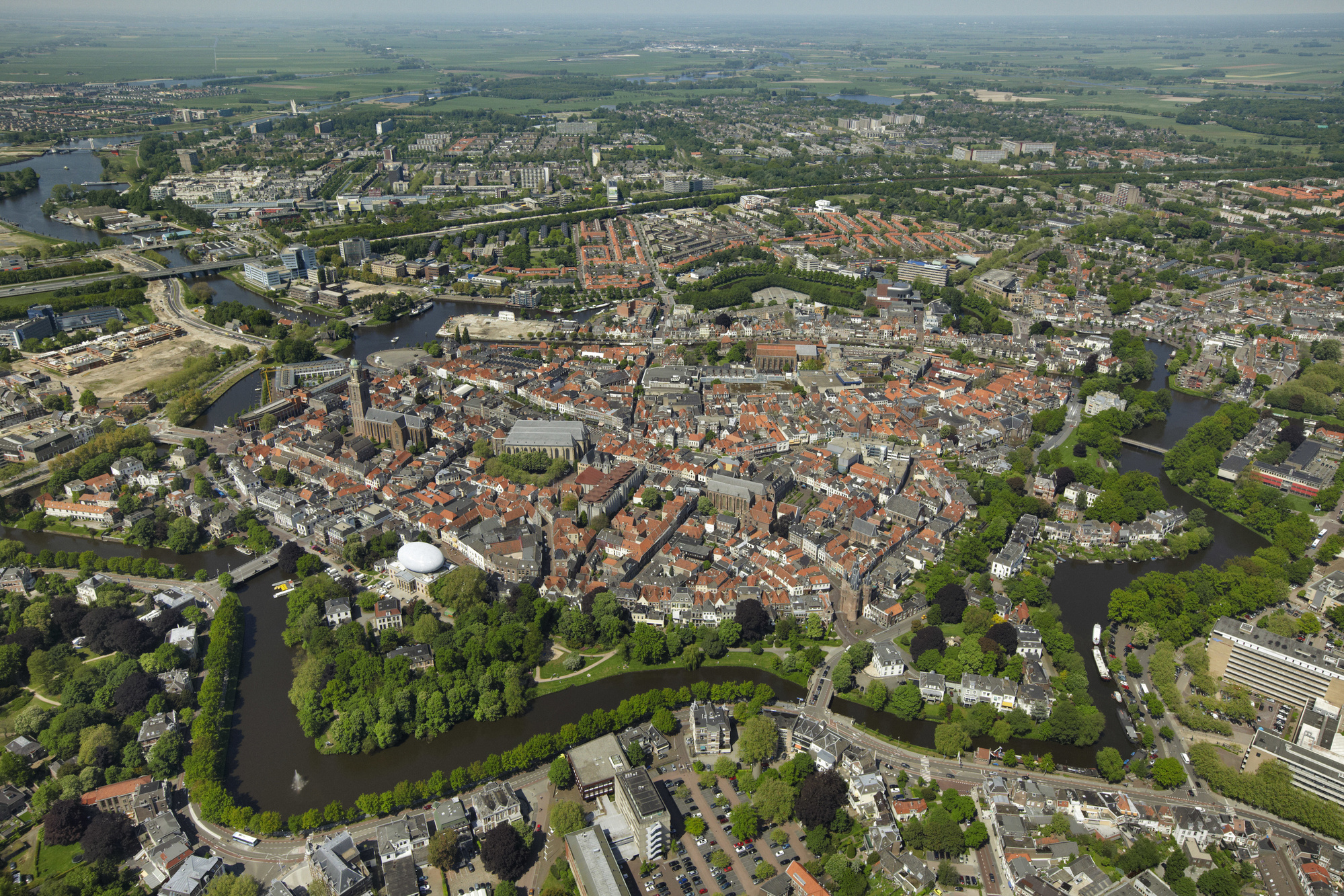 Benthem Gratama Advocaten – Luchtfoto Zwolle stad (foto Aerophotostock.com)